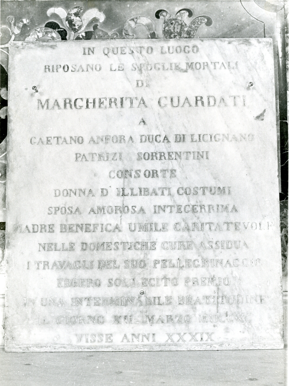 lastra tombale - bottega napoletana (sec. XVIII)
