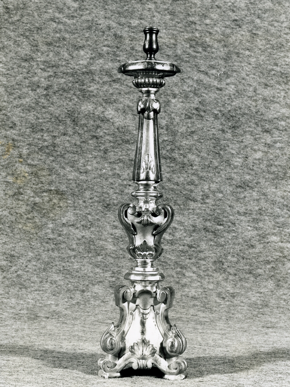 candelabro, serie - bottega napoletana (seconda metà sec. XVIII)