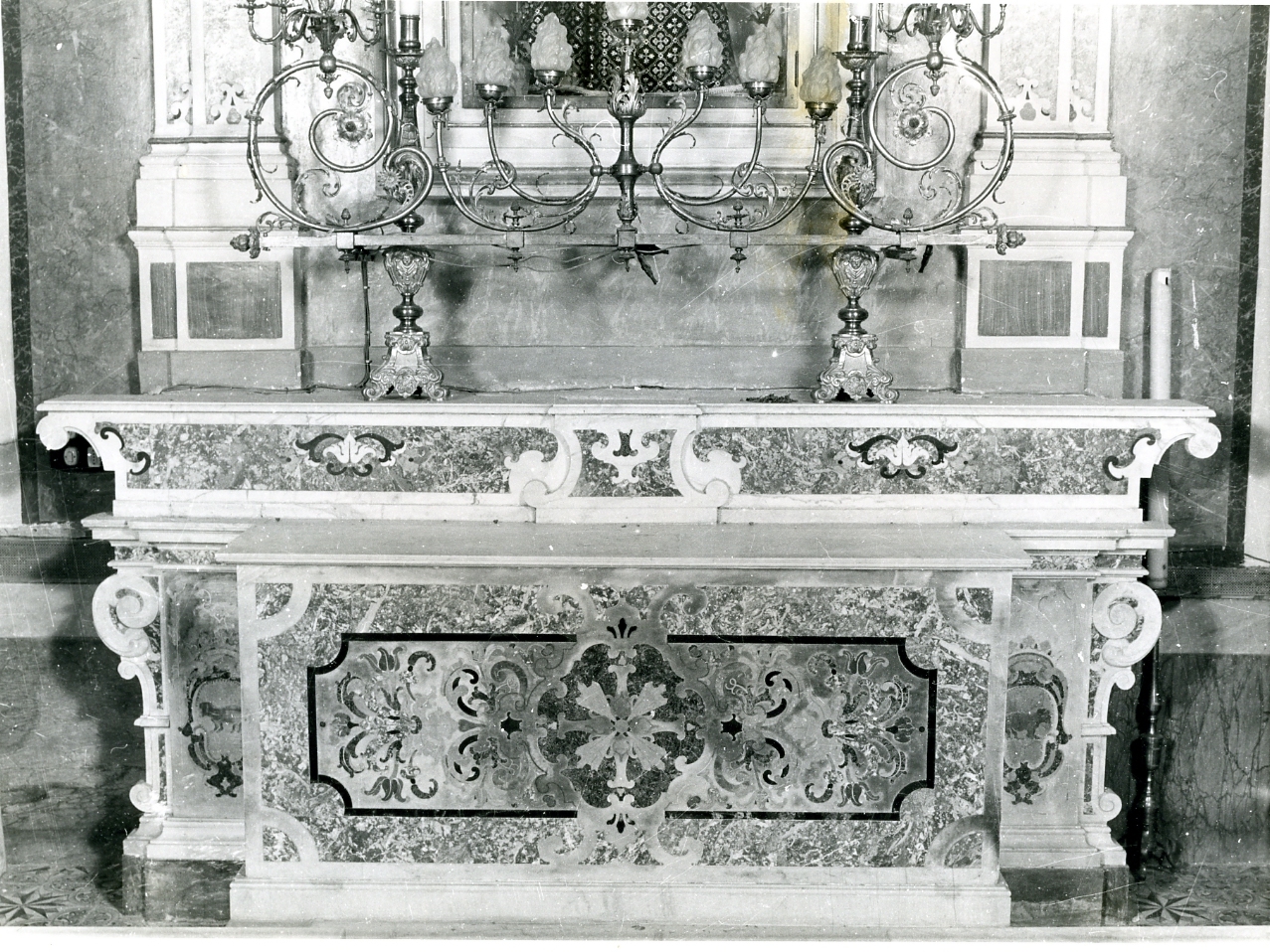 altare - bottega napoletana (prima metà sec. XX)