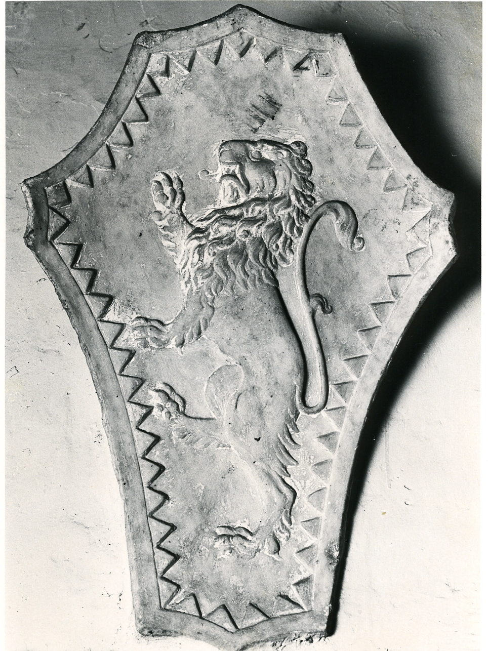 stemma gentilizio (rilievo) - bottega napoletana (fine sec. XVI)