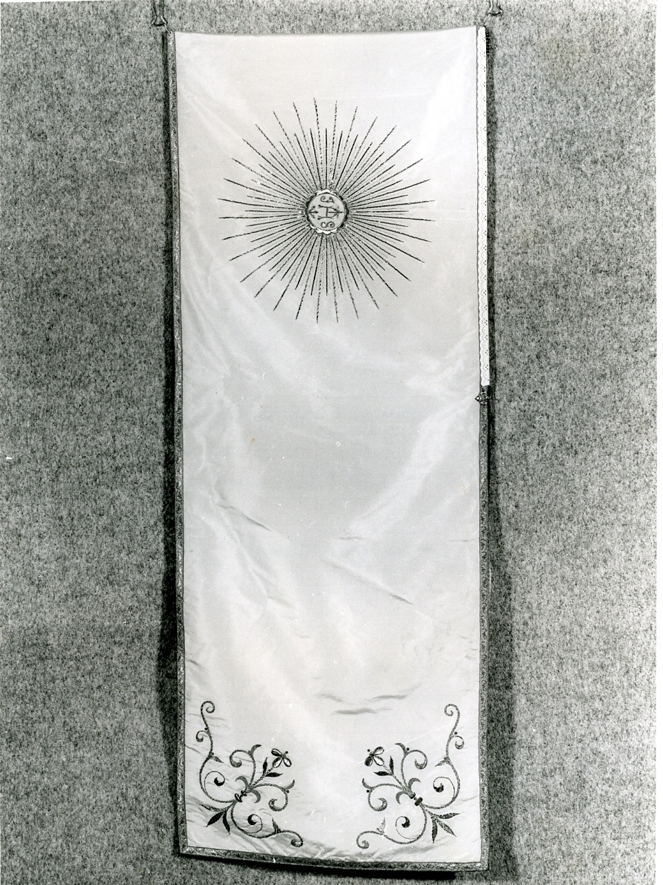 tovaglia d'altare - manifattura napoletana (prima metà sec. XX)