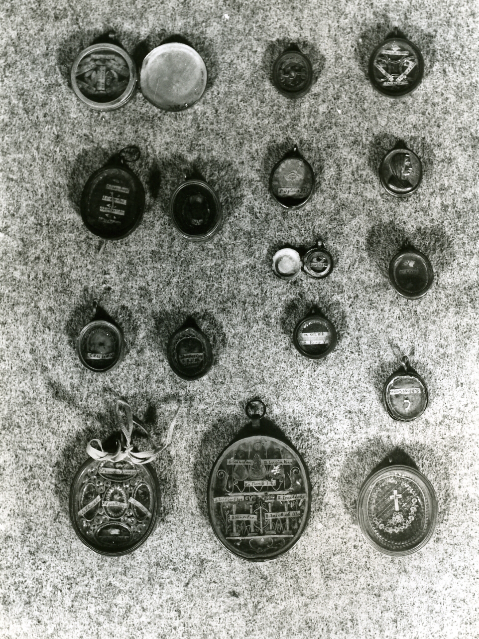 reliquiario, insieme - bottega napoletana (seconda metà sec. XIX)