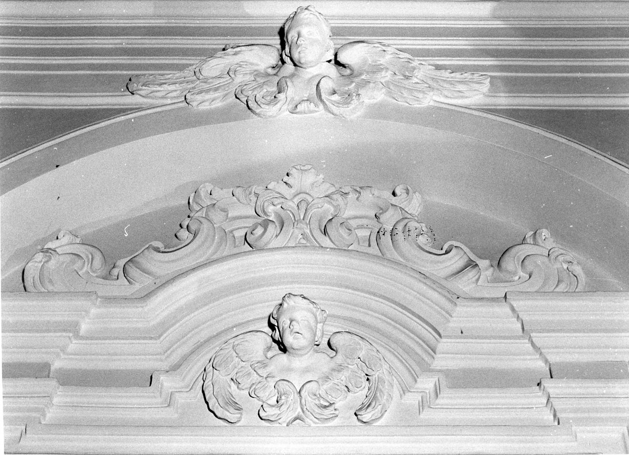 decorazione plastico-architettonica, serie - bottega napoletana (prima metà sec. XVIII)