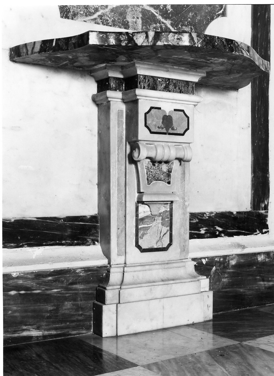 mensola, serie - bottega napoletana (prima metà sec. XVIII)