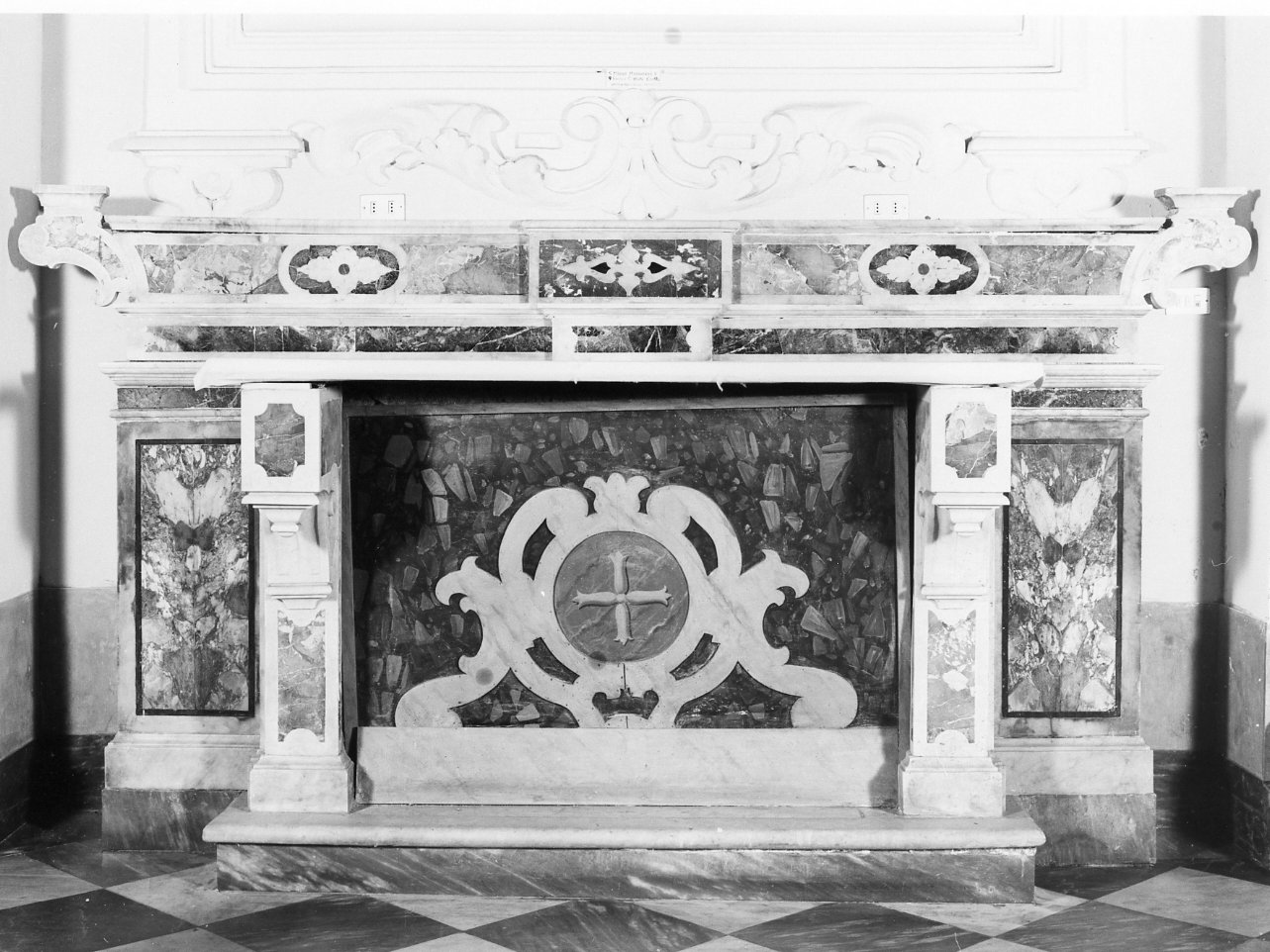 altare - bottega napoletana (prima metà sec. XVIII)