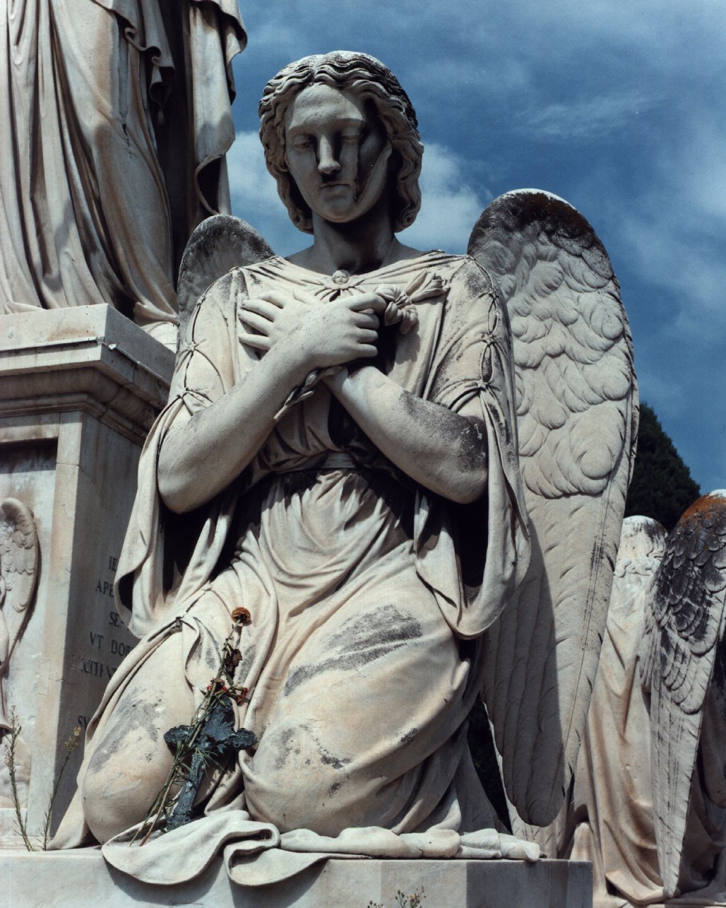 angelo (statua, elemento d'insieme) di Angelini Tito (e aiuti) (sec. XIX)