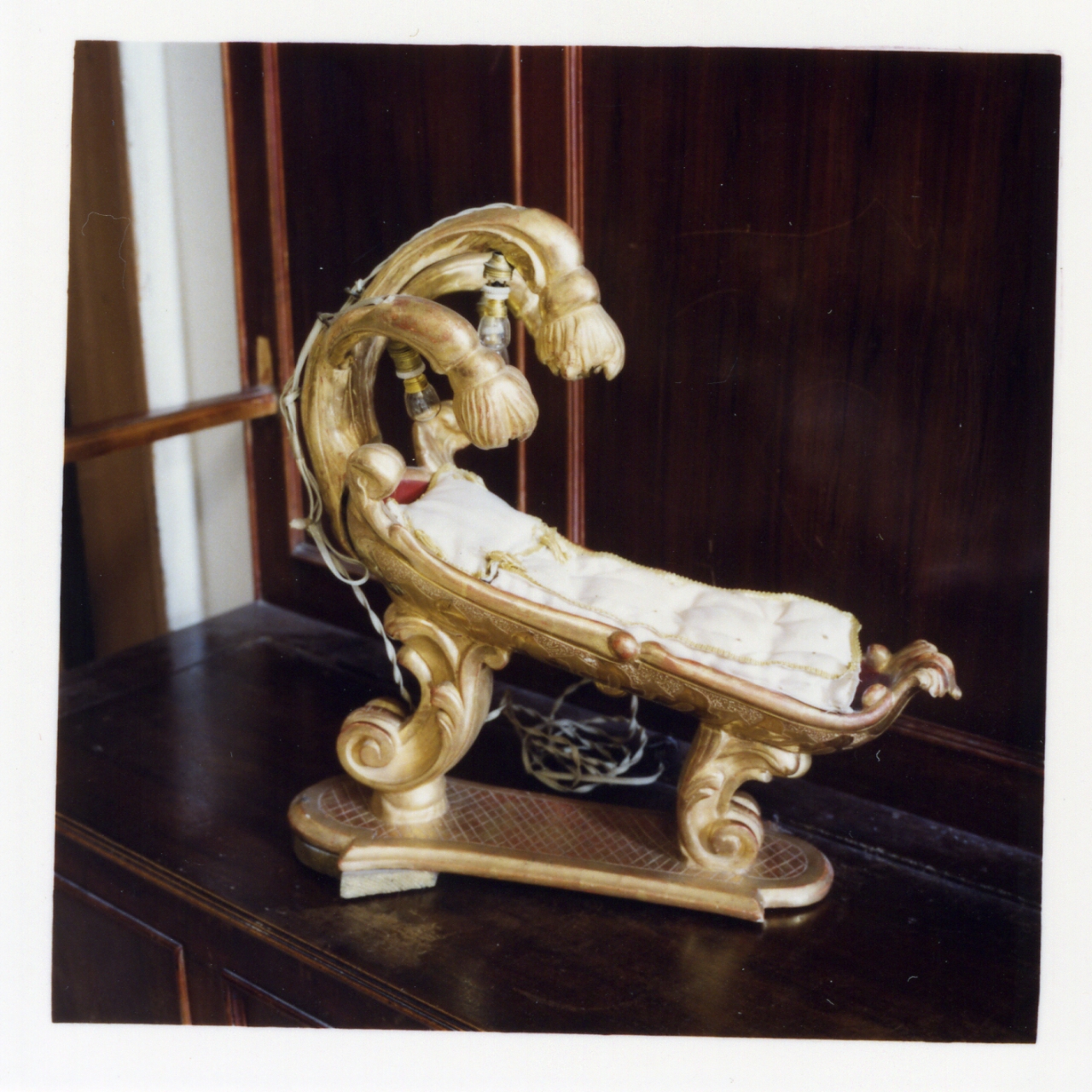 culla - a navicella - bottega campana (fine/inizio secc. XVIII/ XIX)