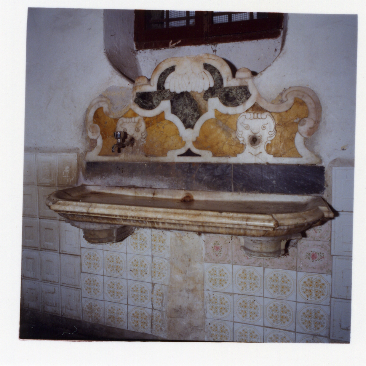 lavabo da sacrestia - bottega napoletana (sec. XVIII)