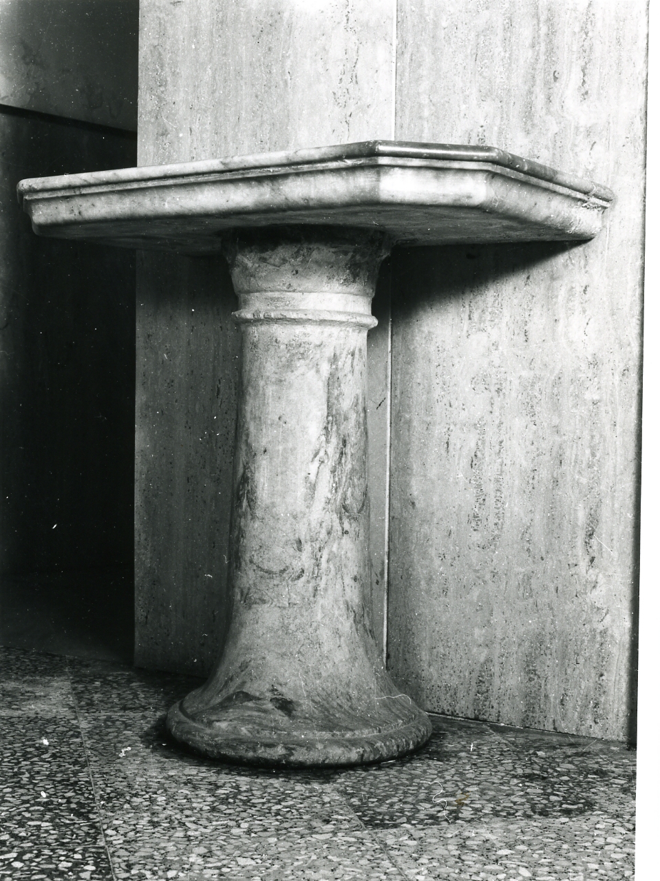 lavabo da sacrestia - bottega napoletana (sec. XVII)