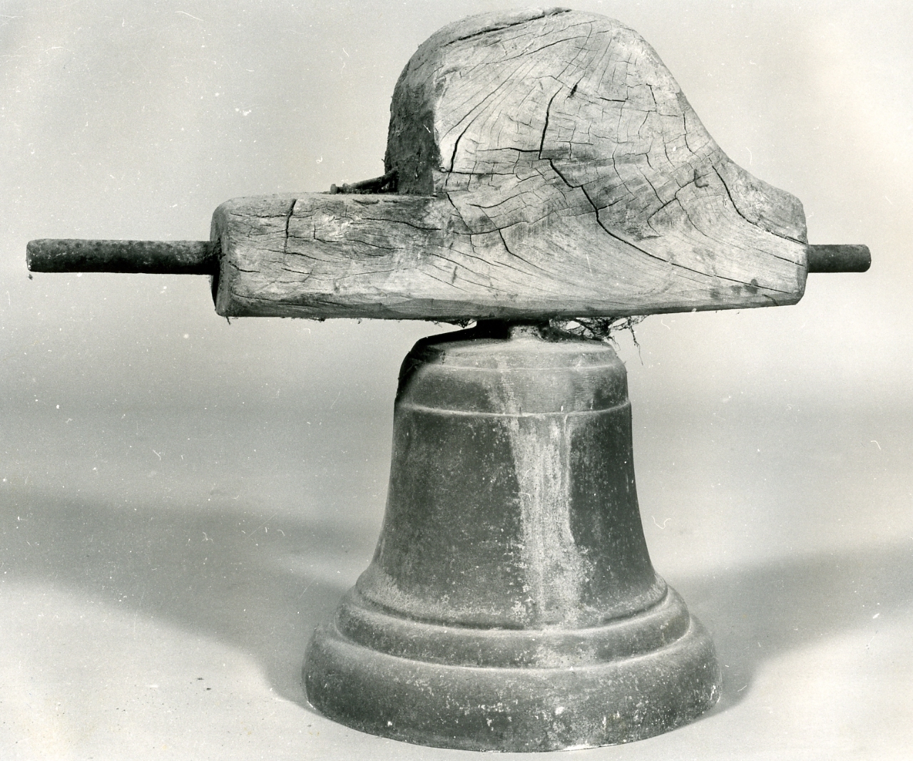 campana - bottega napoletana (prima metà sec. XX)