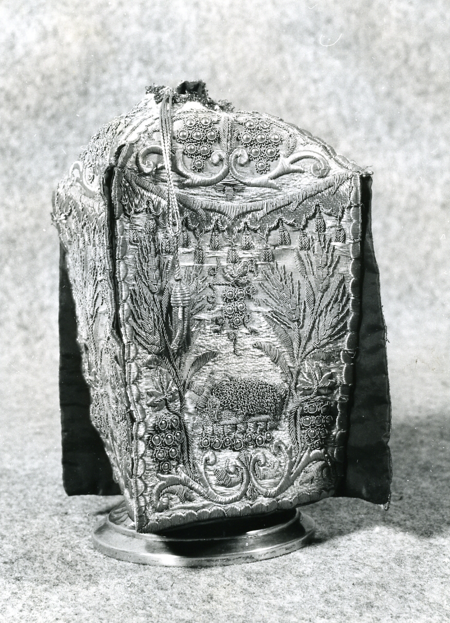 conopeo di pisside - manifattura napoletana (seconda metà sec. XVIII)