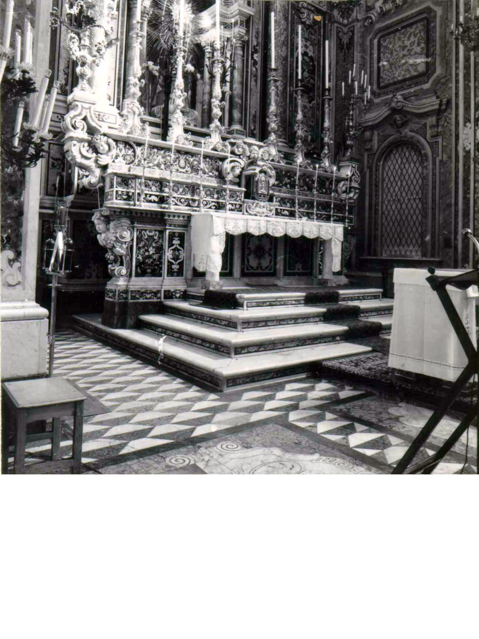 altare maggiore di Lazzari Dionisio (sec. XVII)