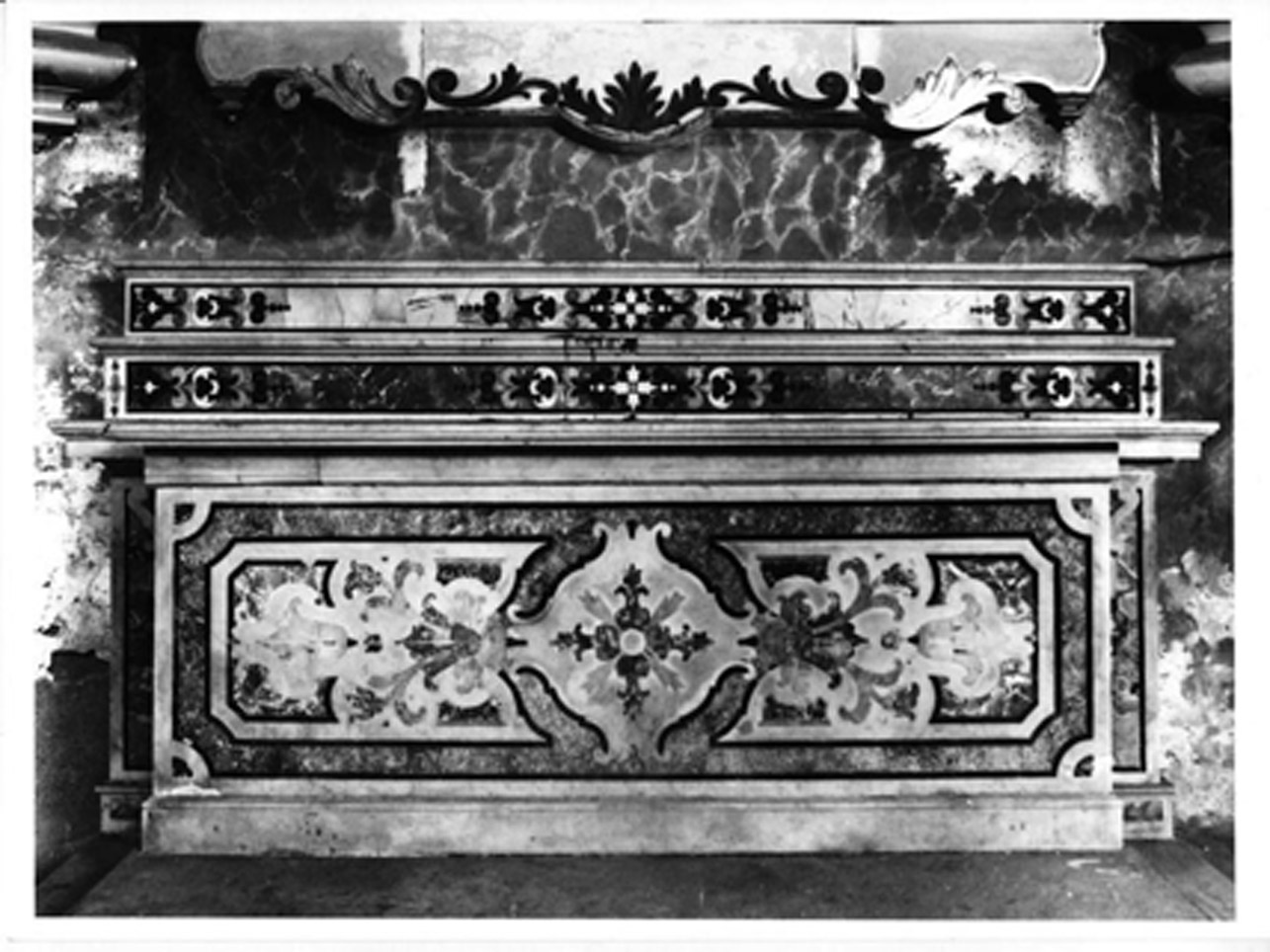 altare di Valentini Francesco (scuola) (inizio sec. XVIII)