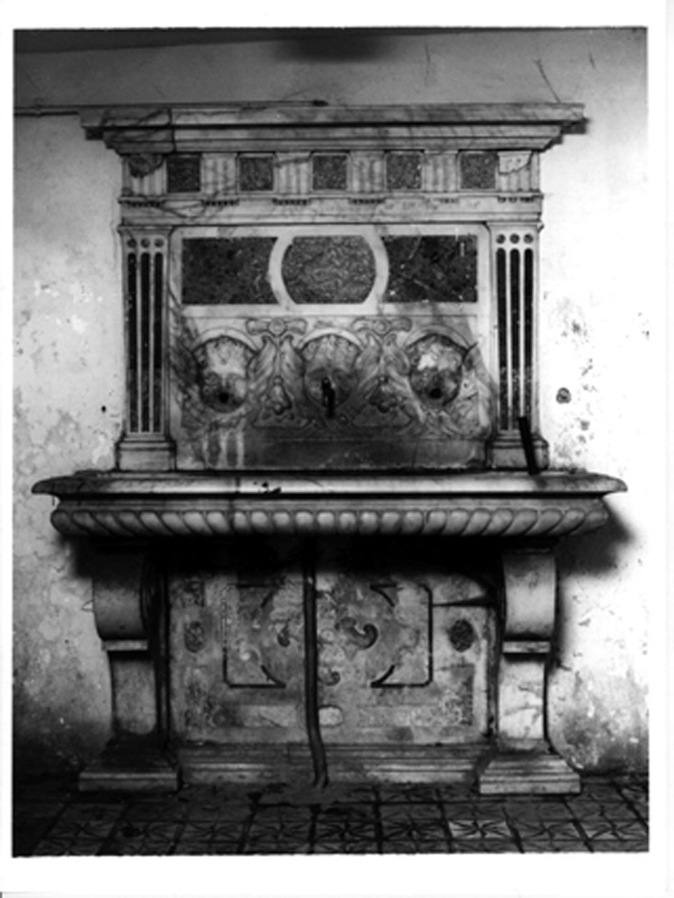 lavabo da sacrestia - bottega napoletana (prima metà sec. XVII)