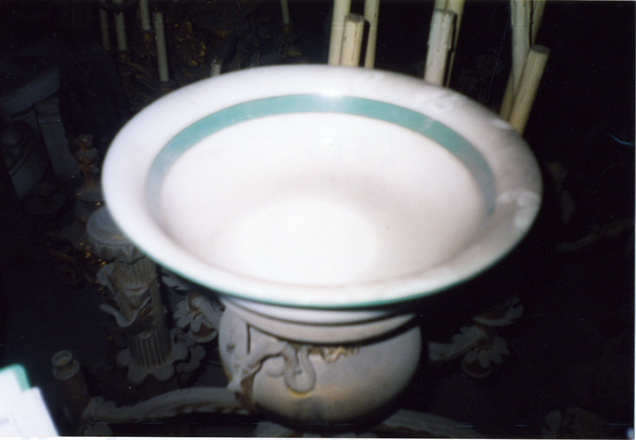 bacinella - bottega napoletana (seconda metà sec. XIX)