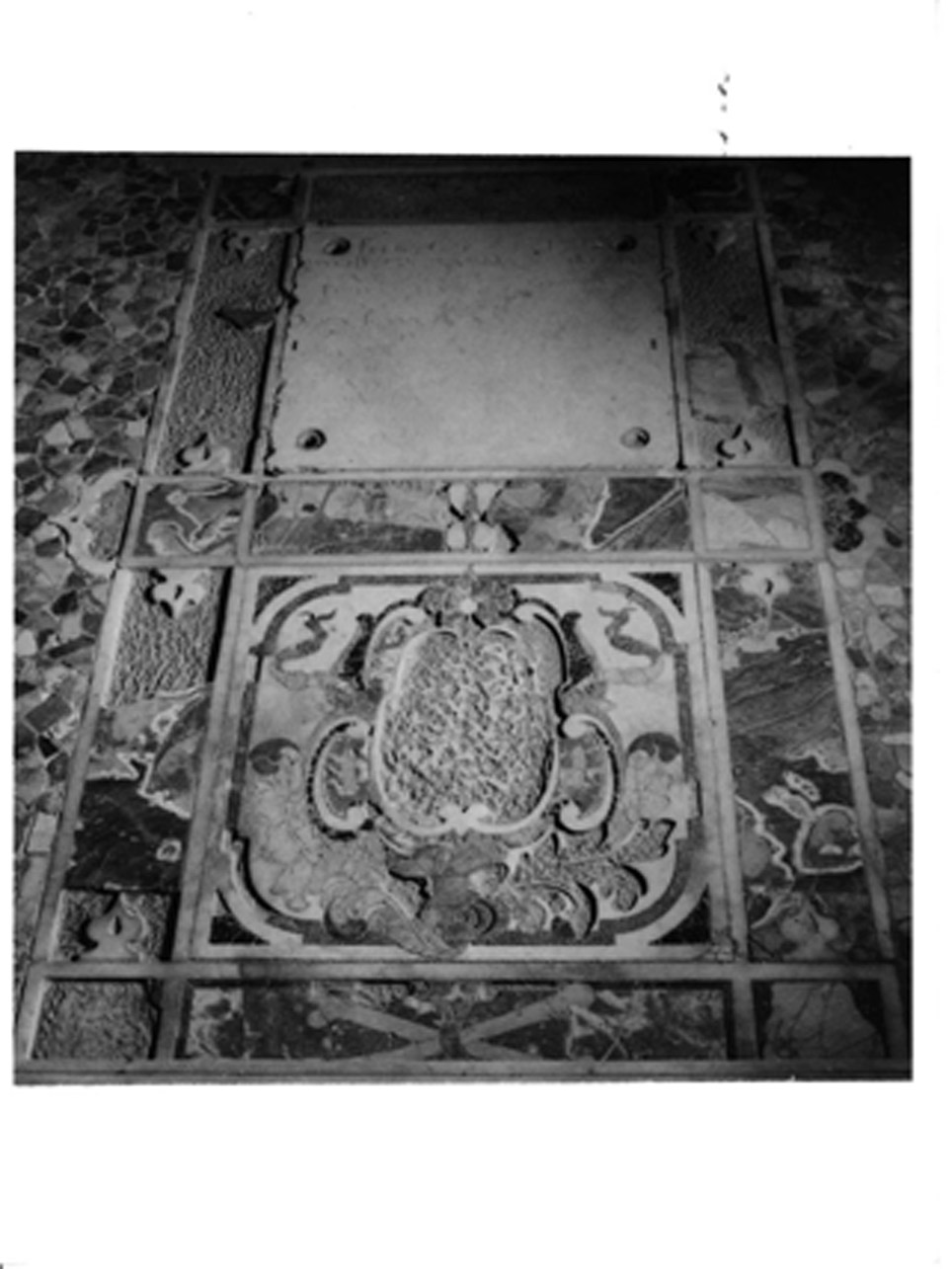 lapide - sepolcrale - BOTTEGA NAPOLETANA (Metà sec. XVII)