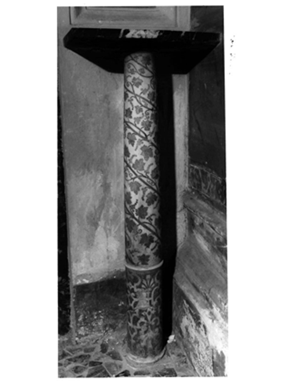 MOTIVI DECORATIVI VEGETALI (COLONNINA, INSIEME) - BOTTEGA NAPOLETANA (Prima metà sec. XVIII)