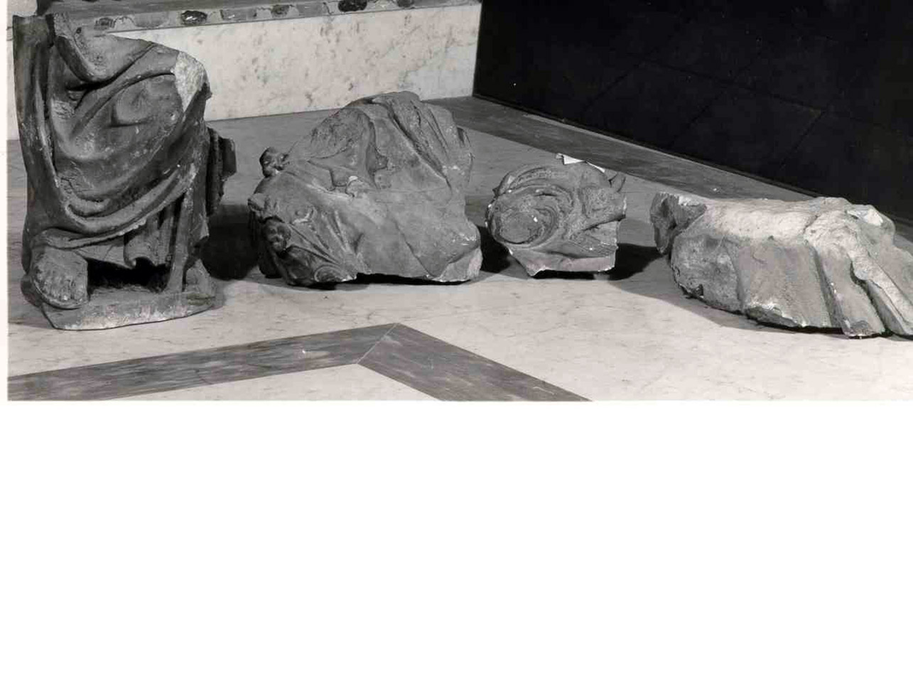 SCULTURA, FRAMMENTO - AMBITO NAPOLETANO (Prima metà sec. XVII)