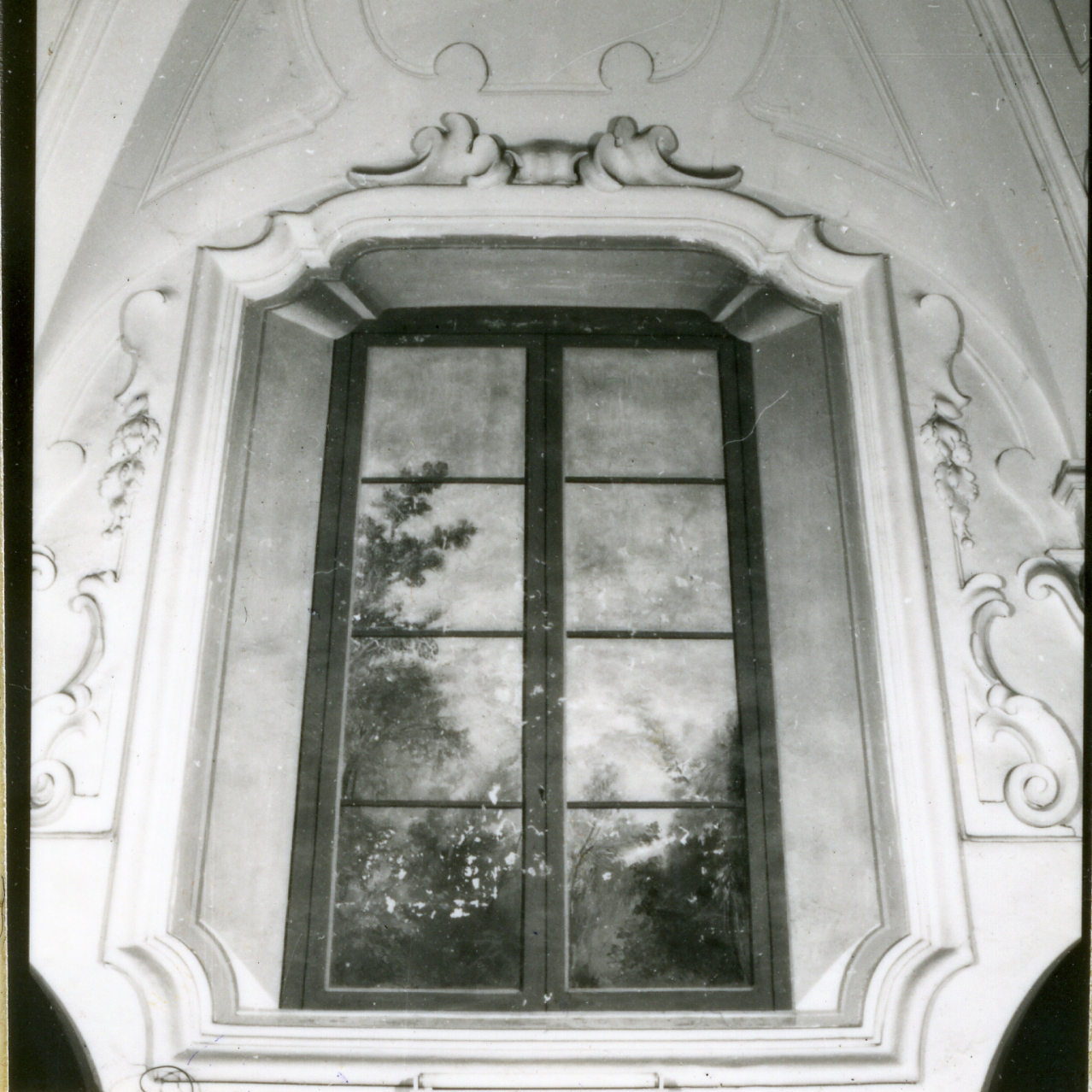 FINTA FINESTRA CON PAESAGGIO (DECORAZIONE PITTORICA, SERIE) - AMBITO NAPOLETANO