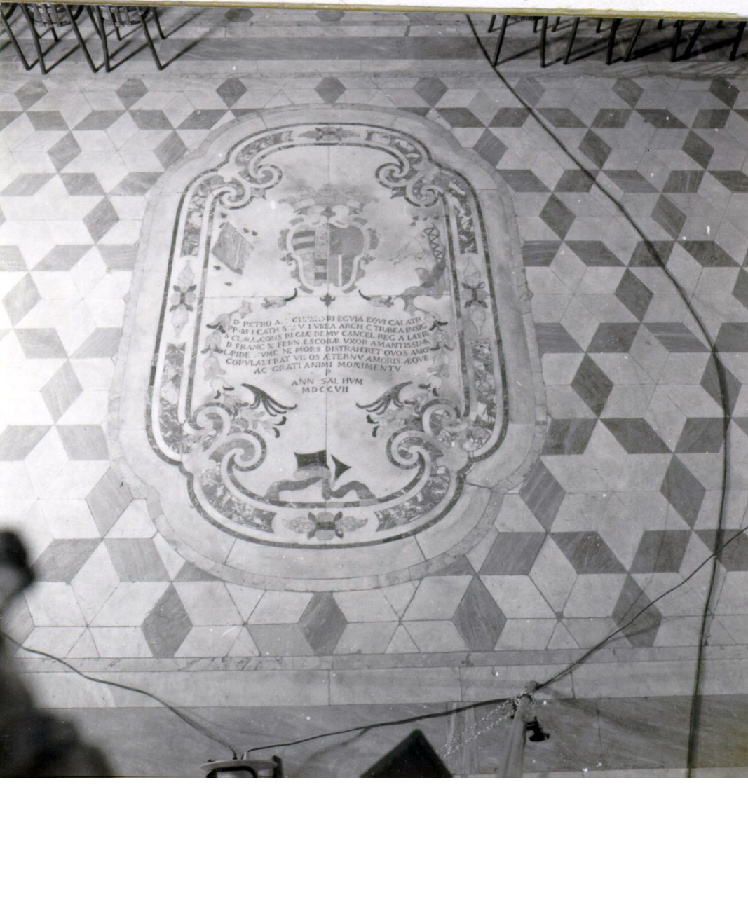 lastra tombale - bottega napoletana (sec. XVIII)