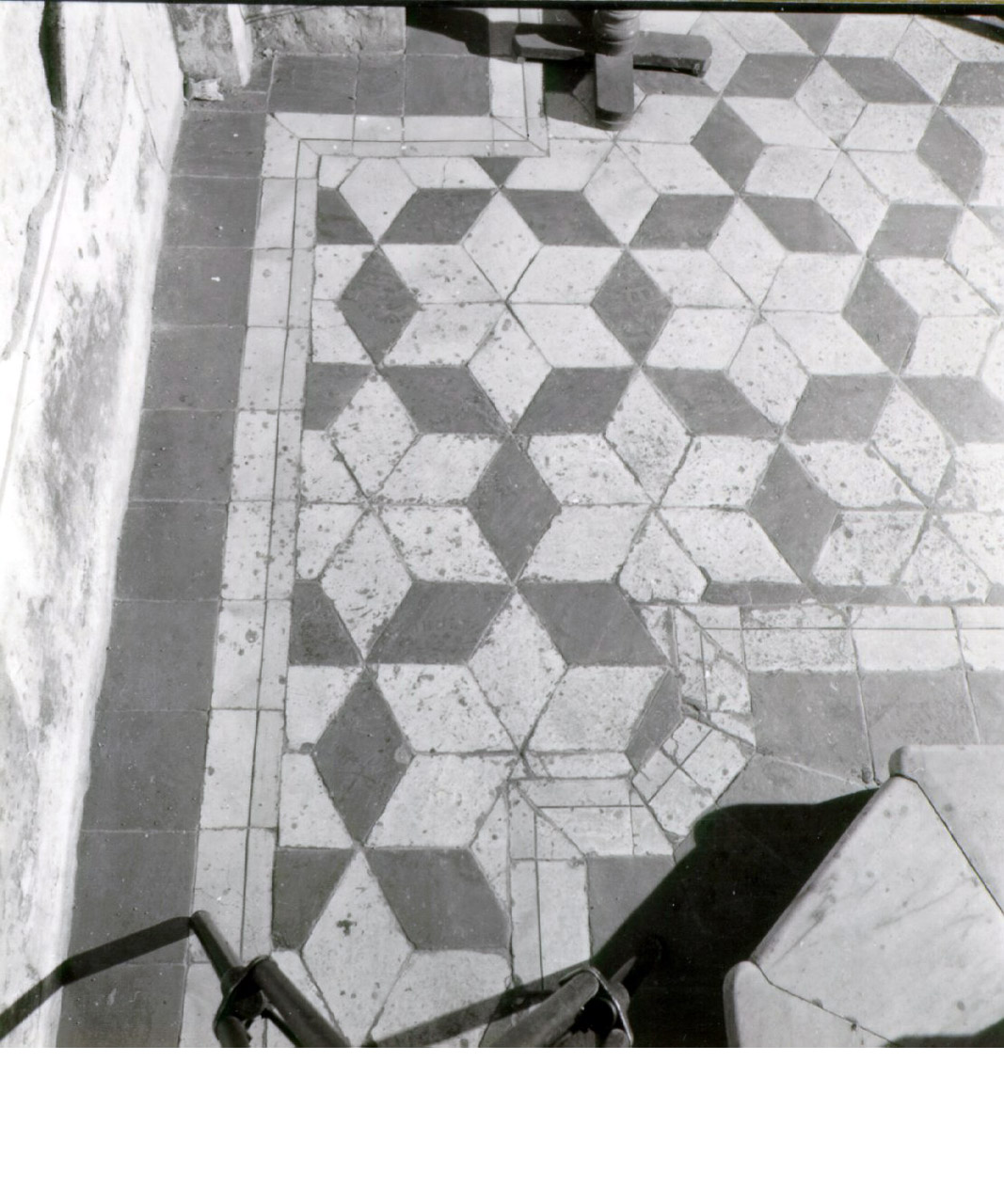 PAVIMENTO, SERIE - BOTTEGA NAPOLETANA (Seconda metà sec. XVII)