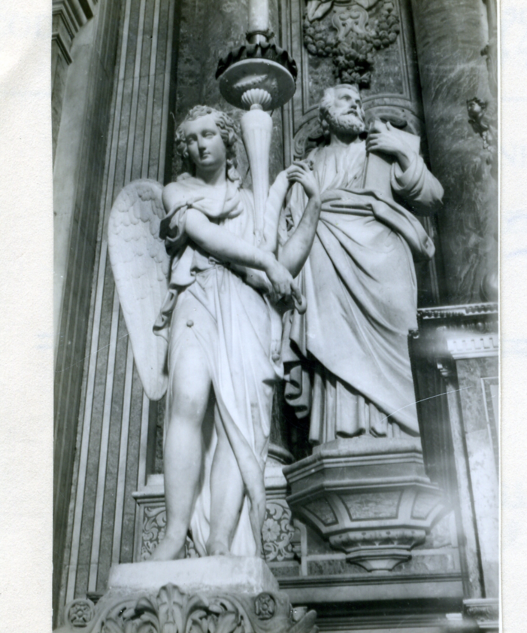 angelo reggicandelabro (statua, coppia) di Postiglione Raffaele (sec. XIX)