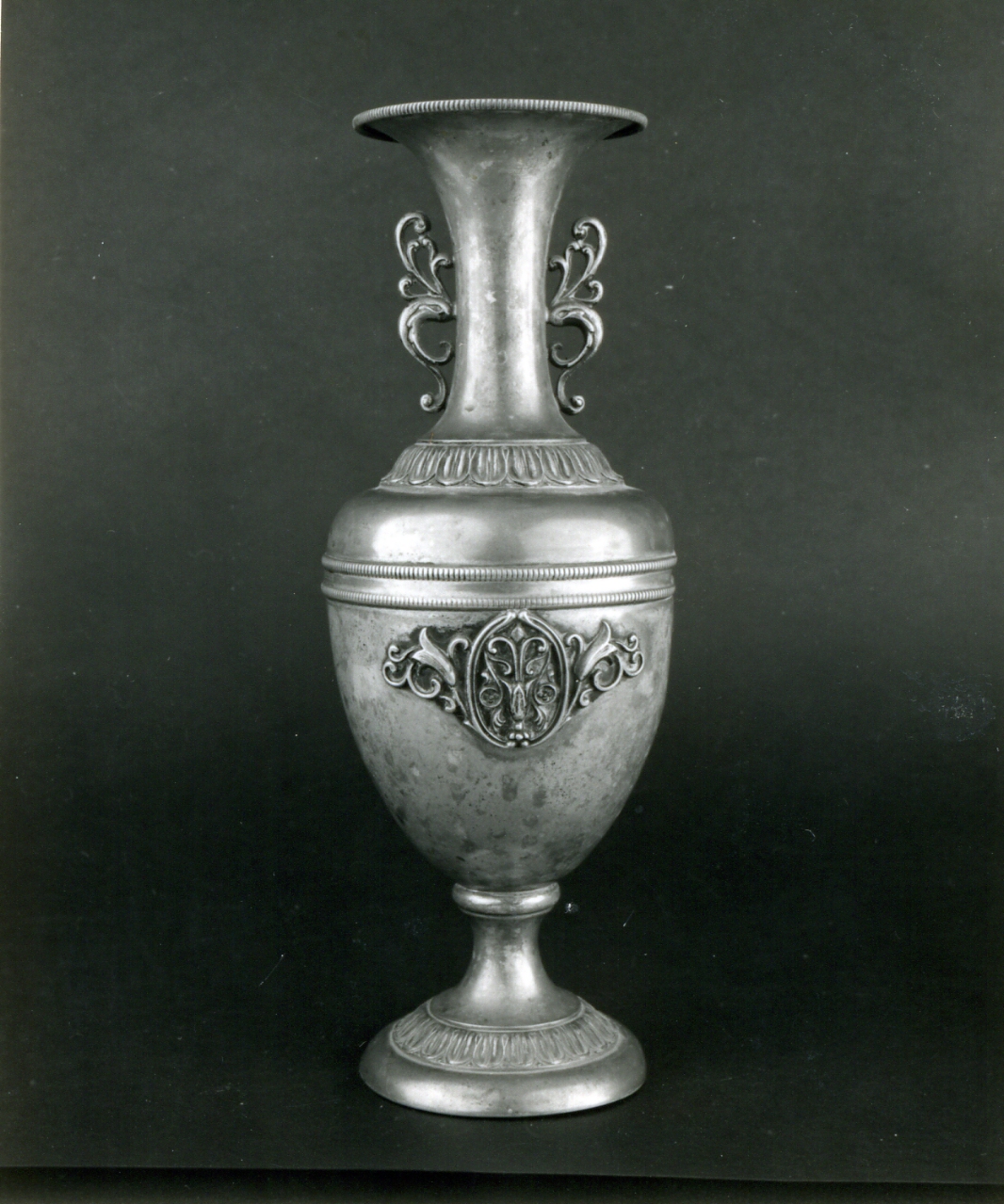 VASO PORTAFIORI - manifattura napoletana (Prima metà sec. XIX)