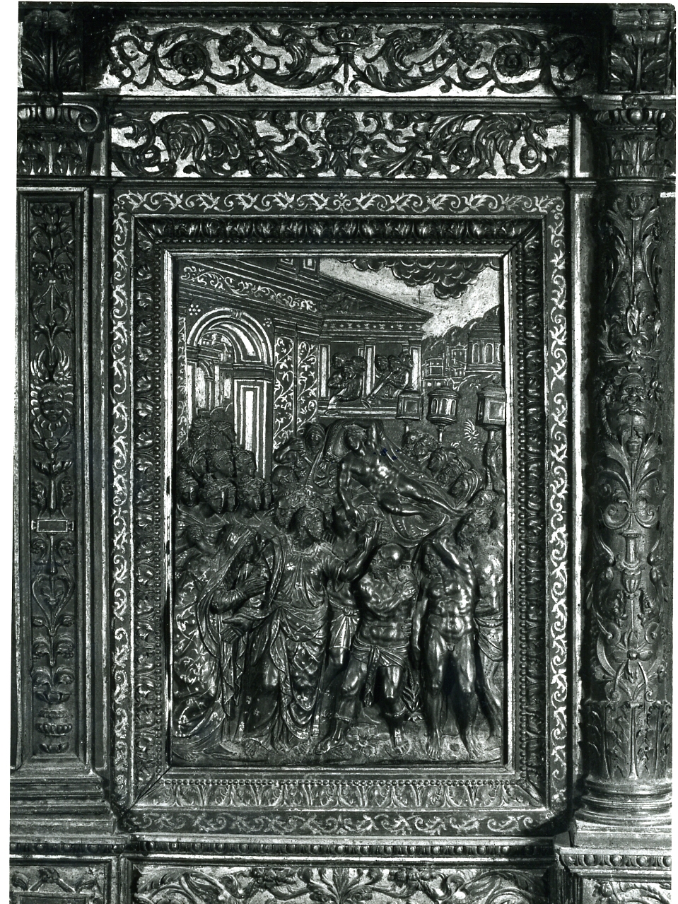 Cristo guarisce il paralitico di Cafarnao (rilievo, elemento d'insieme) di Turbolo Giovan Leonardo, D'Auria Girolamo, Caccavello Salvatore, D'Arvano Giovan Leonardo, Ferraro Nunzio, D'Arvano Felice, De Fusco Giovan Tommaso (ultimo quarto sec. XVI)