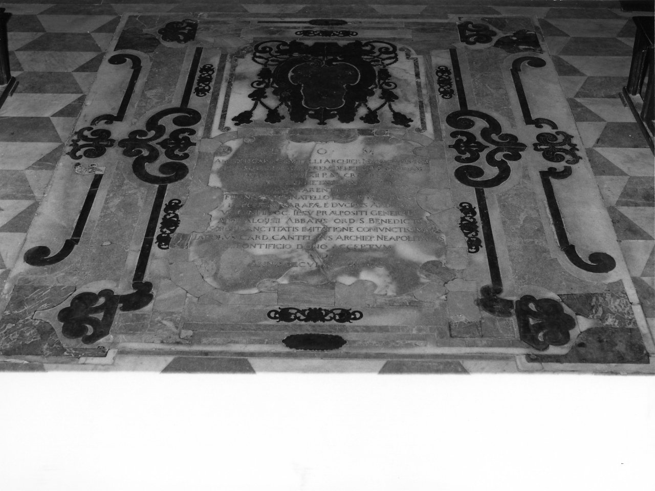 lapide tombale - bottega campana (sec. XVIII)