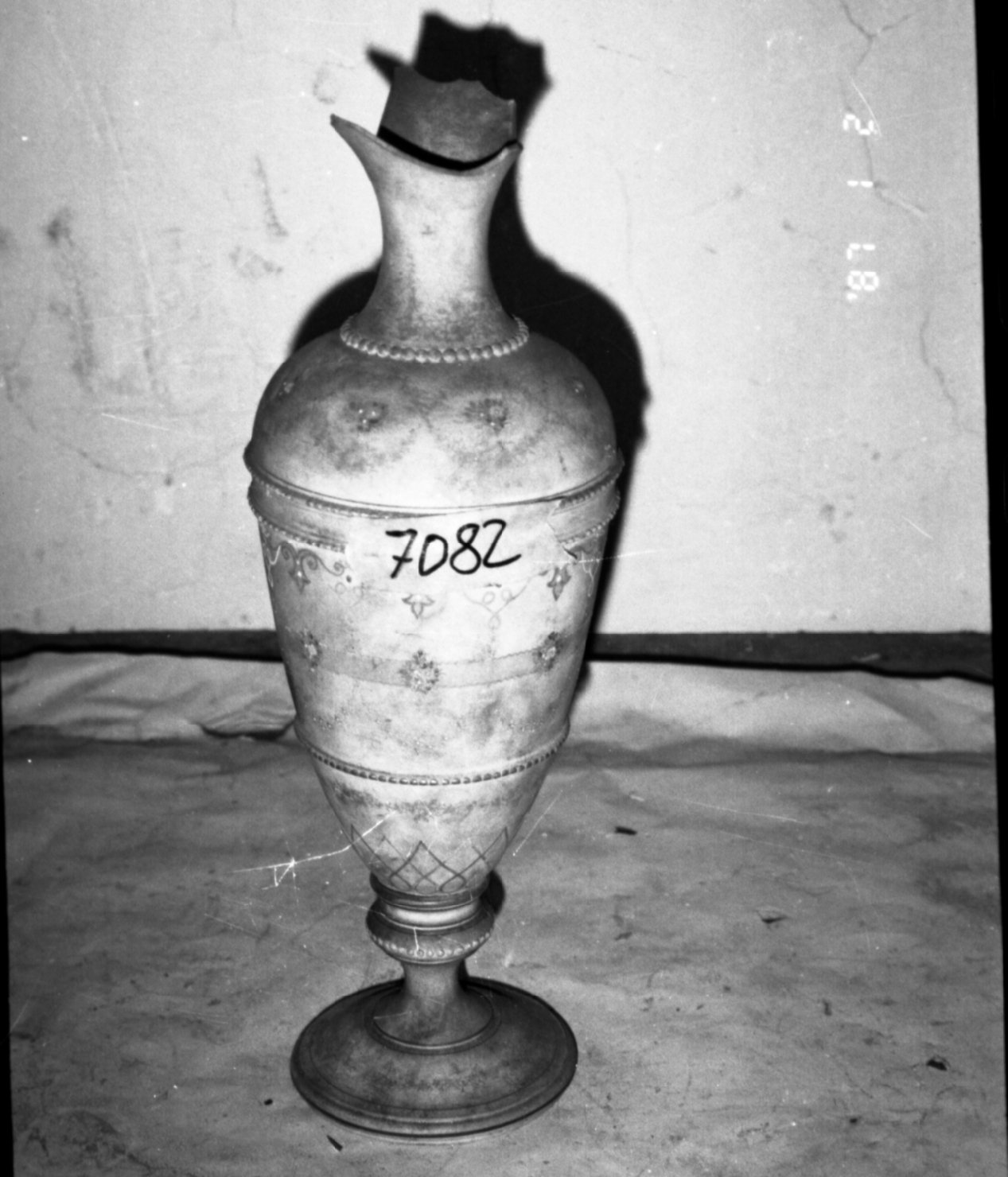 vaso - bottega napoletana (seconda metà sec. XIX)