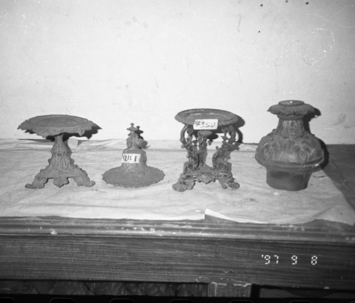 base - bottega napoletana (seconda metà sec. XIX)