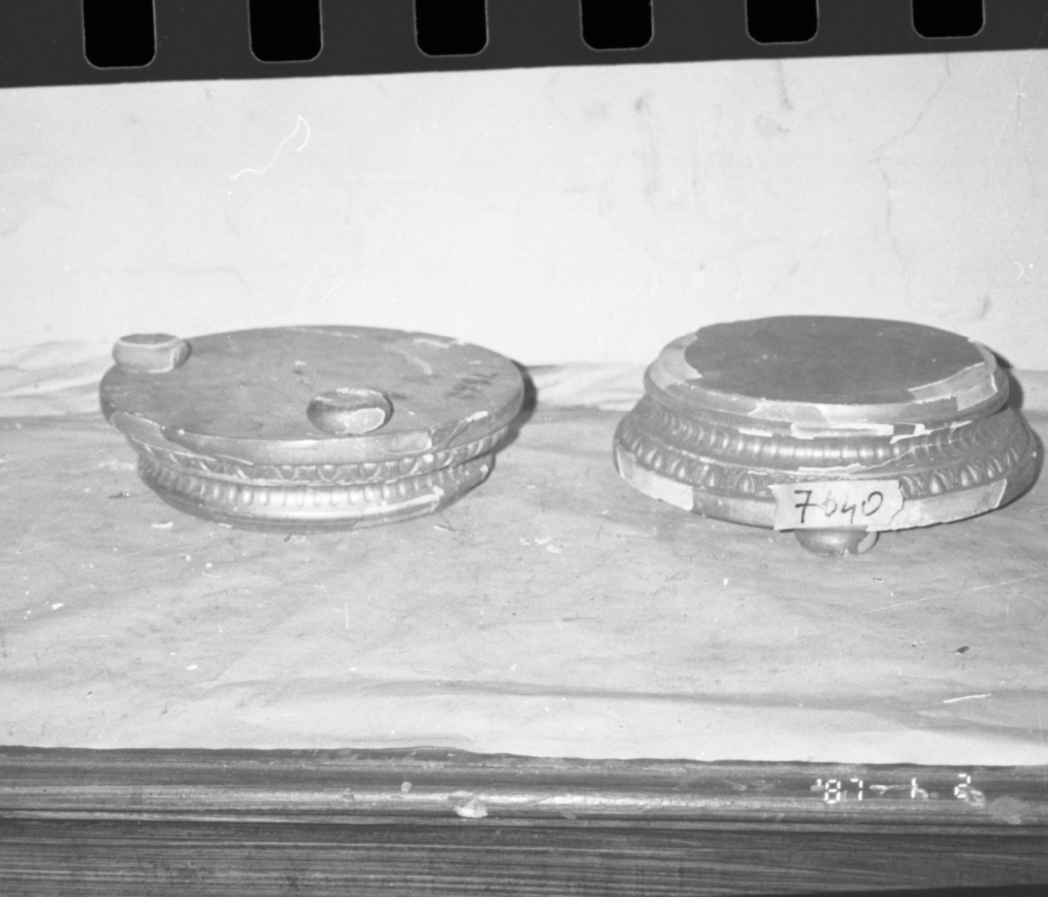 base - bottega napoletana (seconda metà sec. XIX)