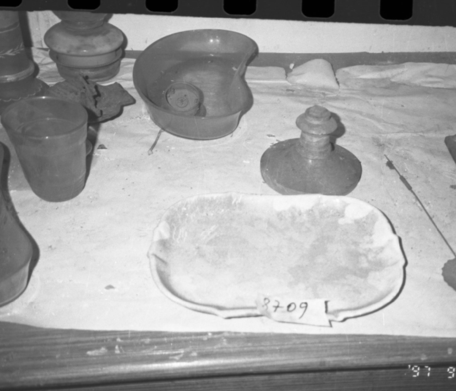 vassoio - bottega napoletana (prima metà sec. XIX)