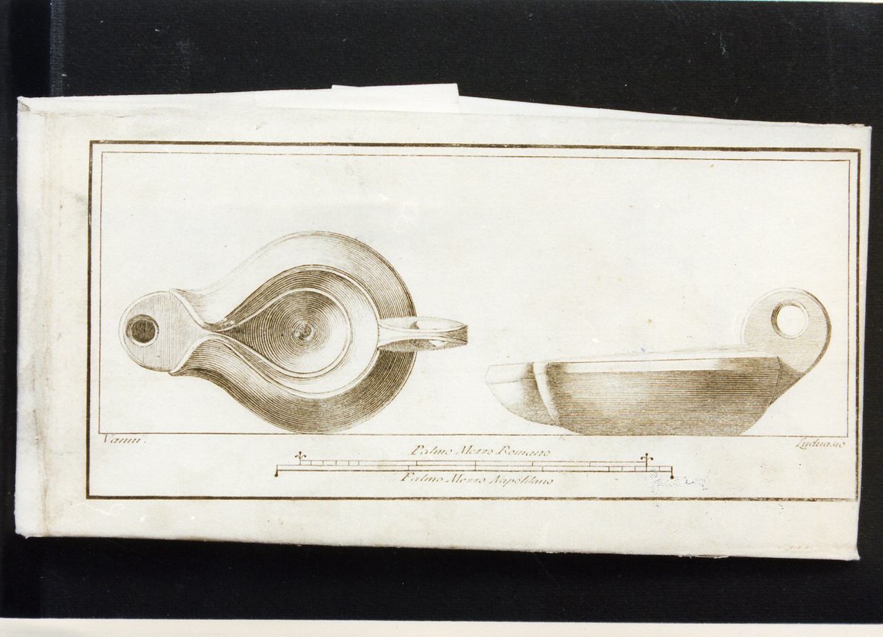 lucerna monolicne in bronzo: veduta superiore e laterale (stampa) di Vanni Nicola, Luduasio Michele (sec. XVIII)