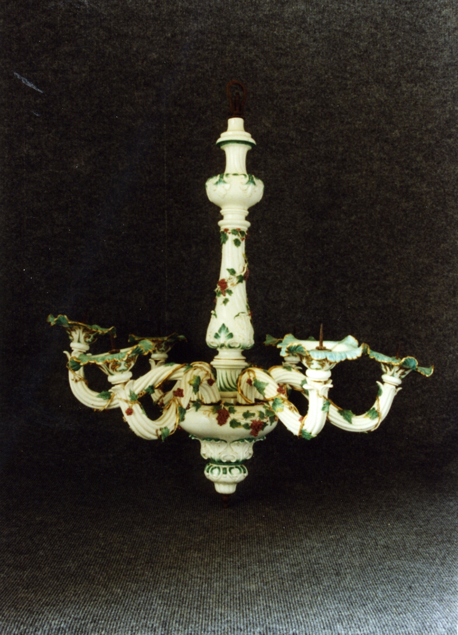 lampadario - manifattura di Capodimonte (sec. XVIII)
