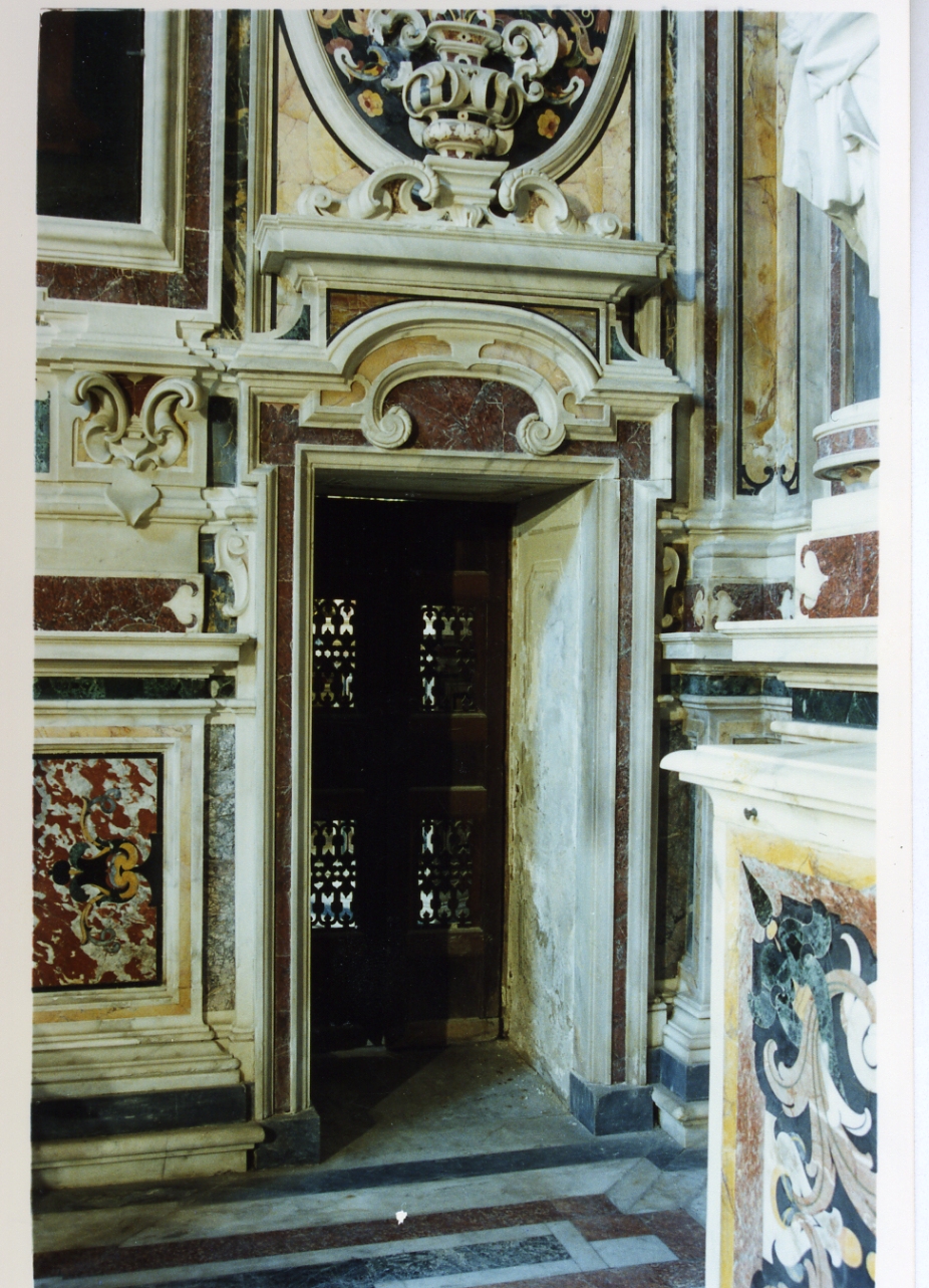 mostra di porta, serie di Fanzago Cosimo (sec. XVII)