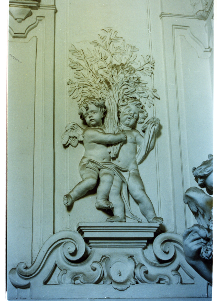 putti alati (decorazione plastica) di Vaccaro Domenico Antonio (sec. XVIII)