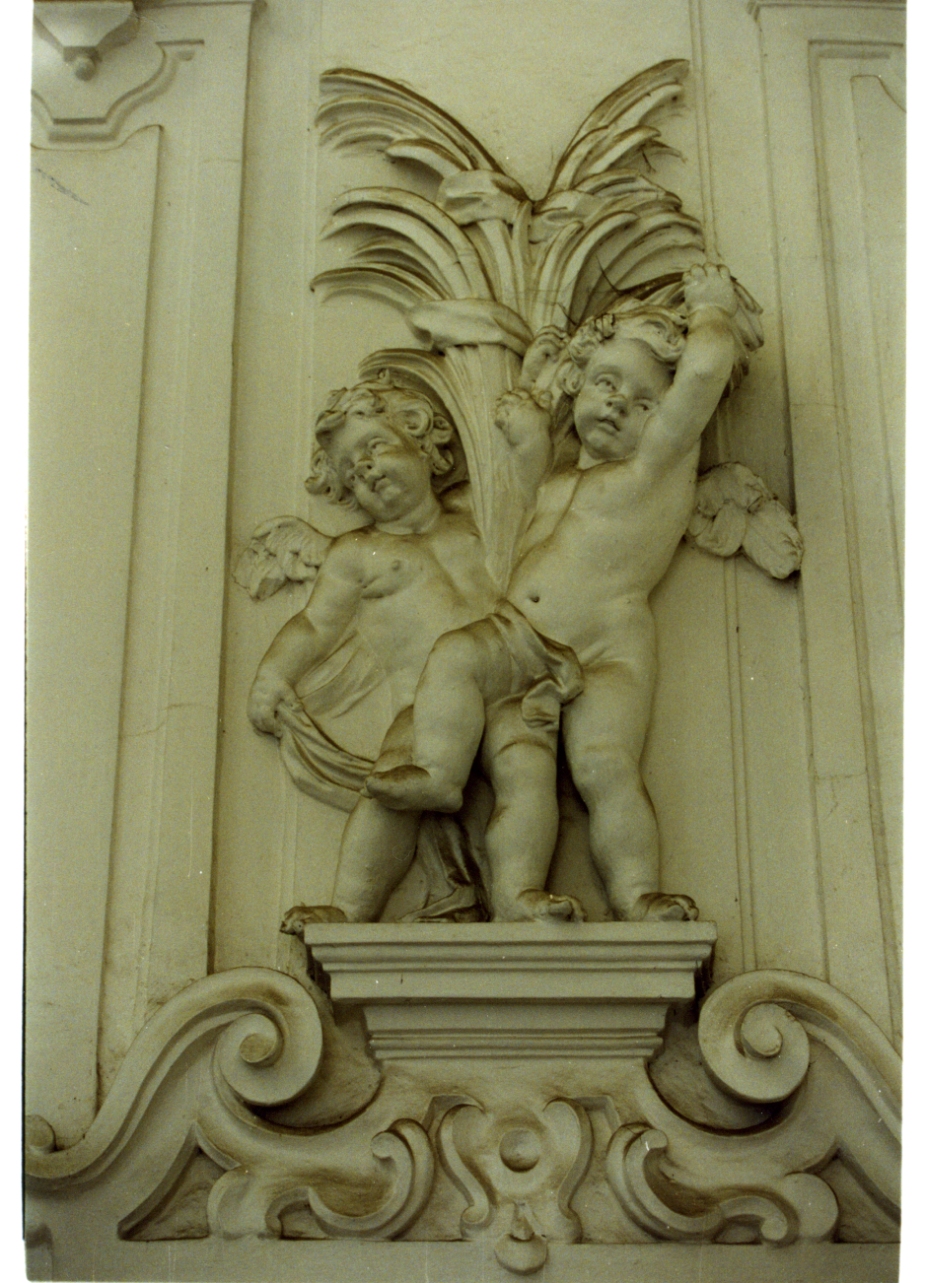 putti alati (decorazione plastica) di Vaccaro Domenico Antonio (sec. XVIII)