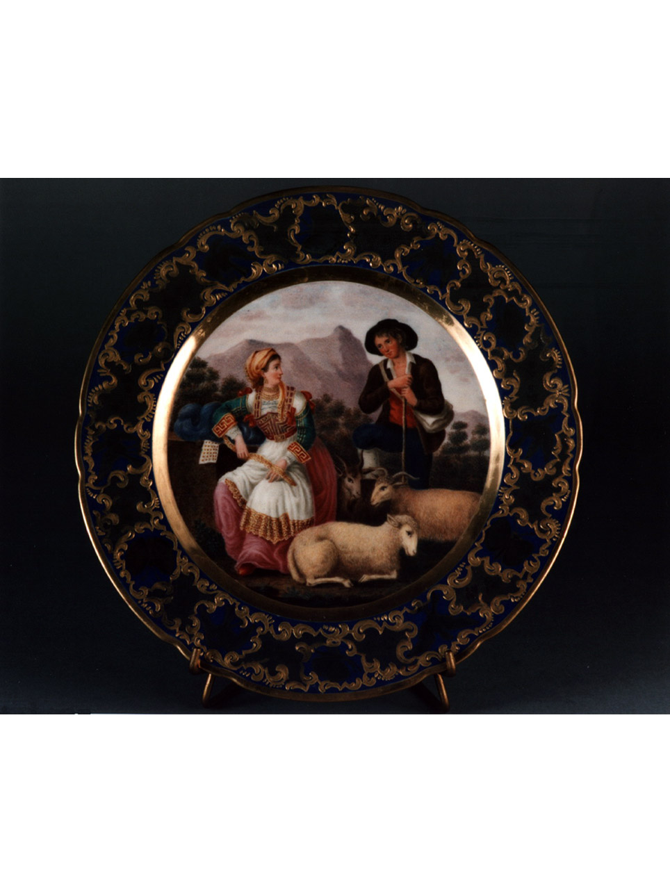 scena campestre con figure (piatto) di Giovine Raffaele - manifattura francese (sec. XIX)