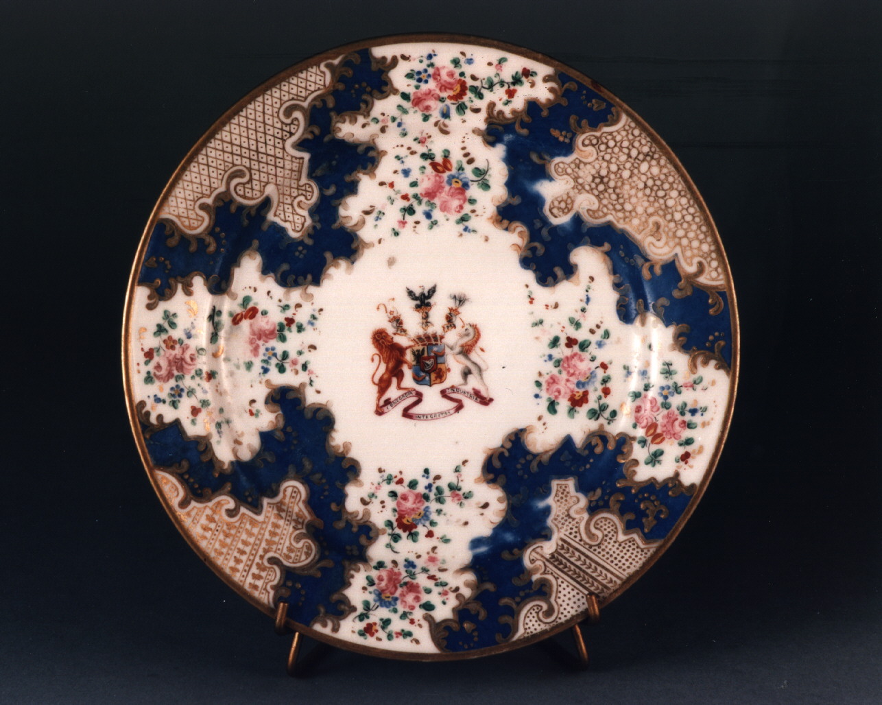 motivi decorativi floreali (piatto) di Giovine Raffaele - manifattura francese (sec. XIX)
