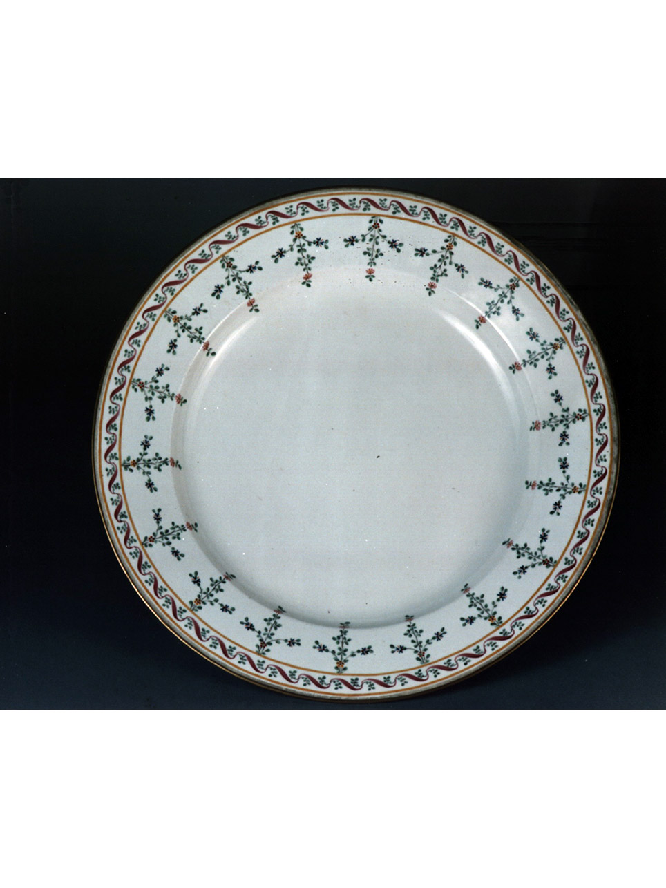 motivi decorativi floreali (piatto) - Real Fabbrica di Napoli (secc. XVIII/ XIX)