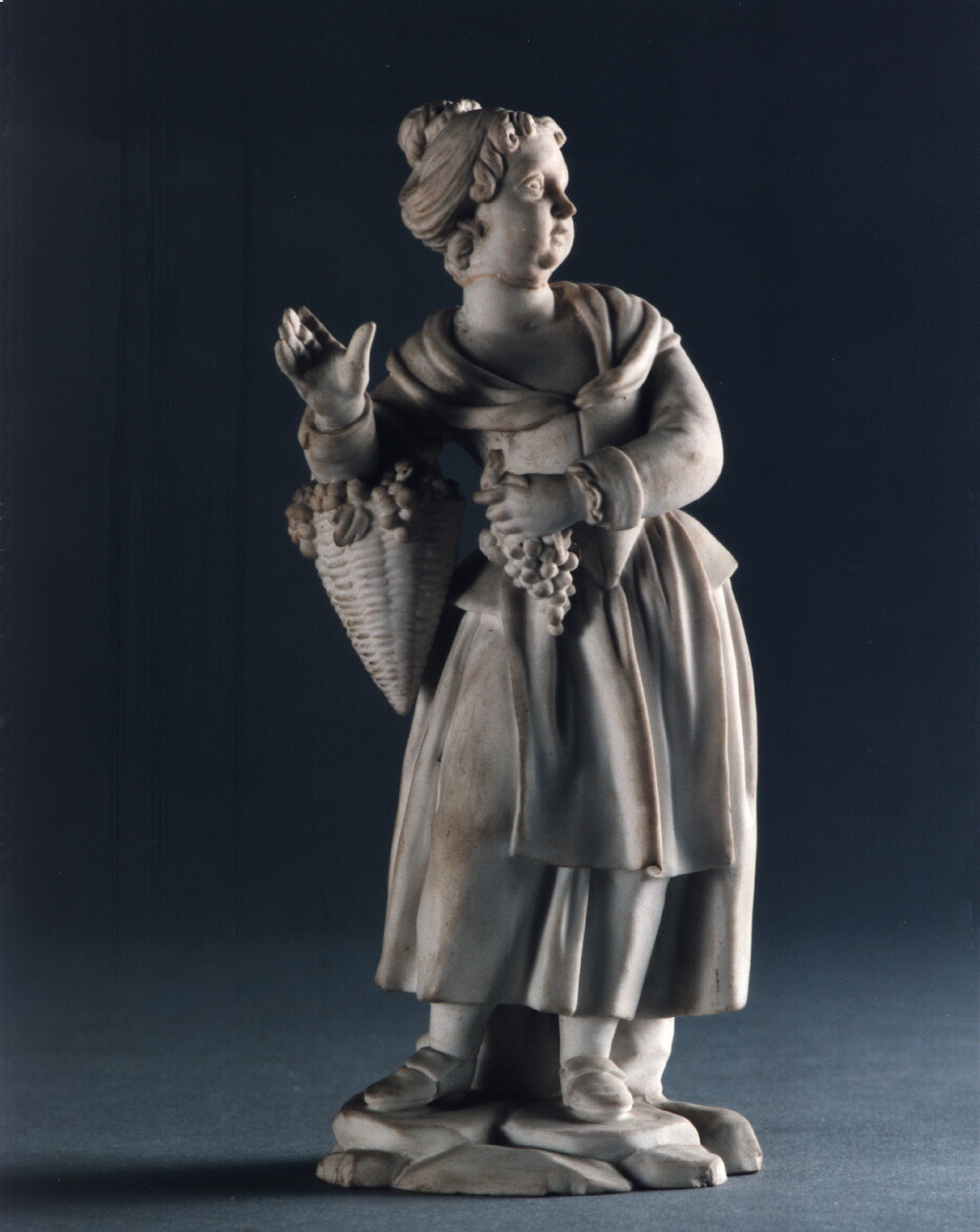 figura femminile (statuetta) - manifattura di Bourg-la-Reine (terzo quarto sec. XVIII)