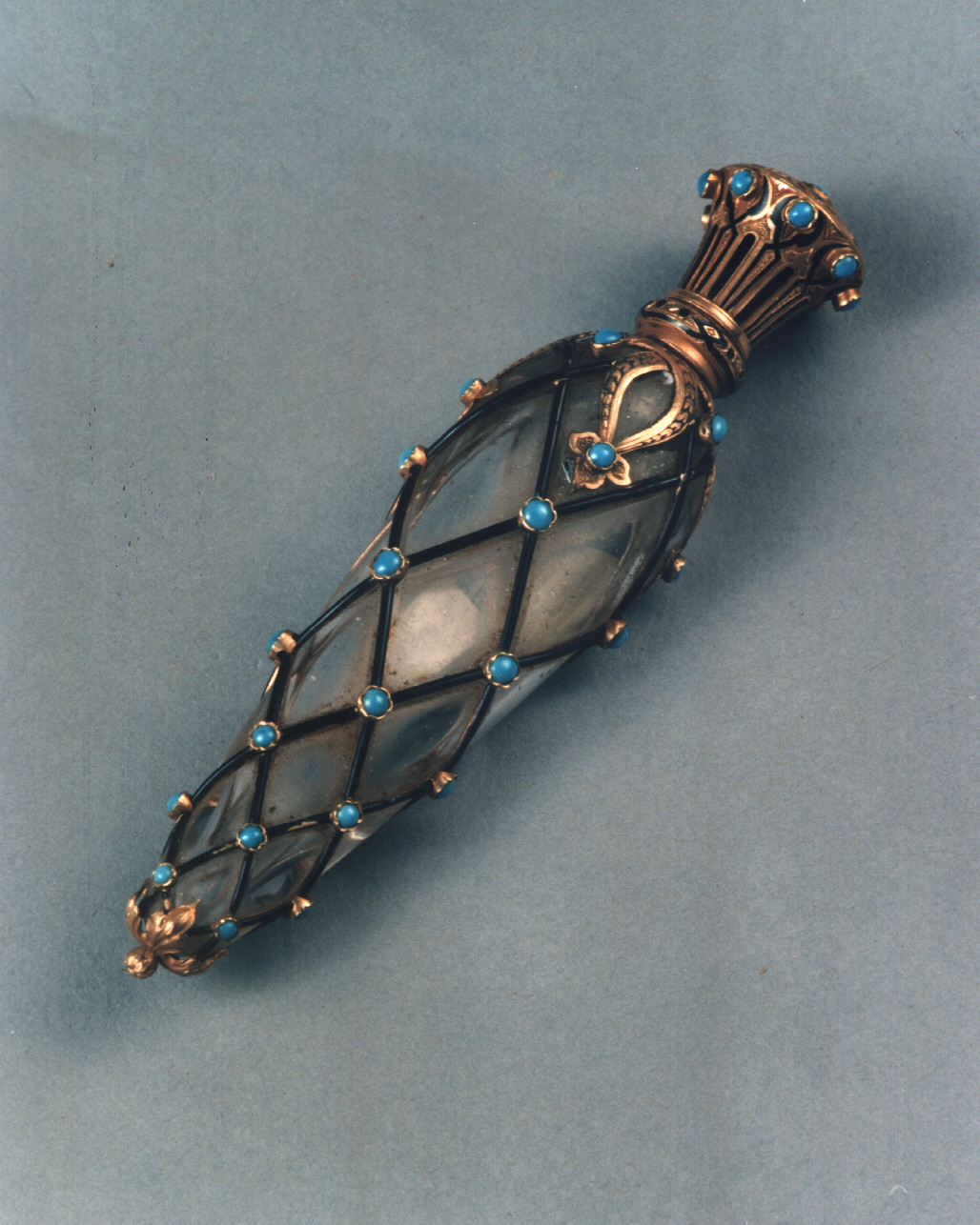 motivo decorativo geometrico (portaprofumo) - manifattura italiana (ultimo quarto sec. XIX)