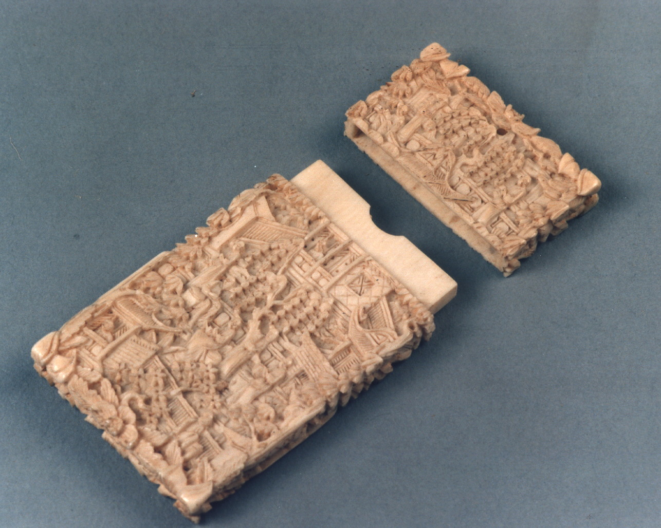 paesaggio con architetture (custodia) - manifattura cinese (metà sec. XIX)