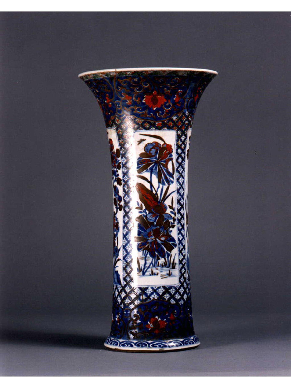 motivi decorativi floreali (vaso) - manifattura cinese (fine/inizio secc. XVIII/ XIX)