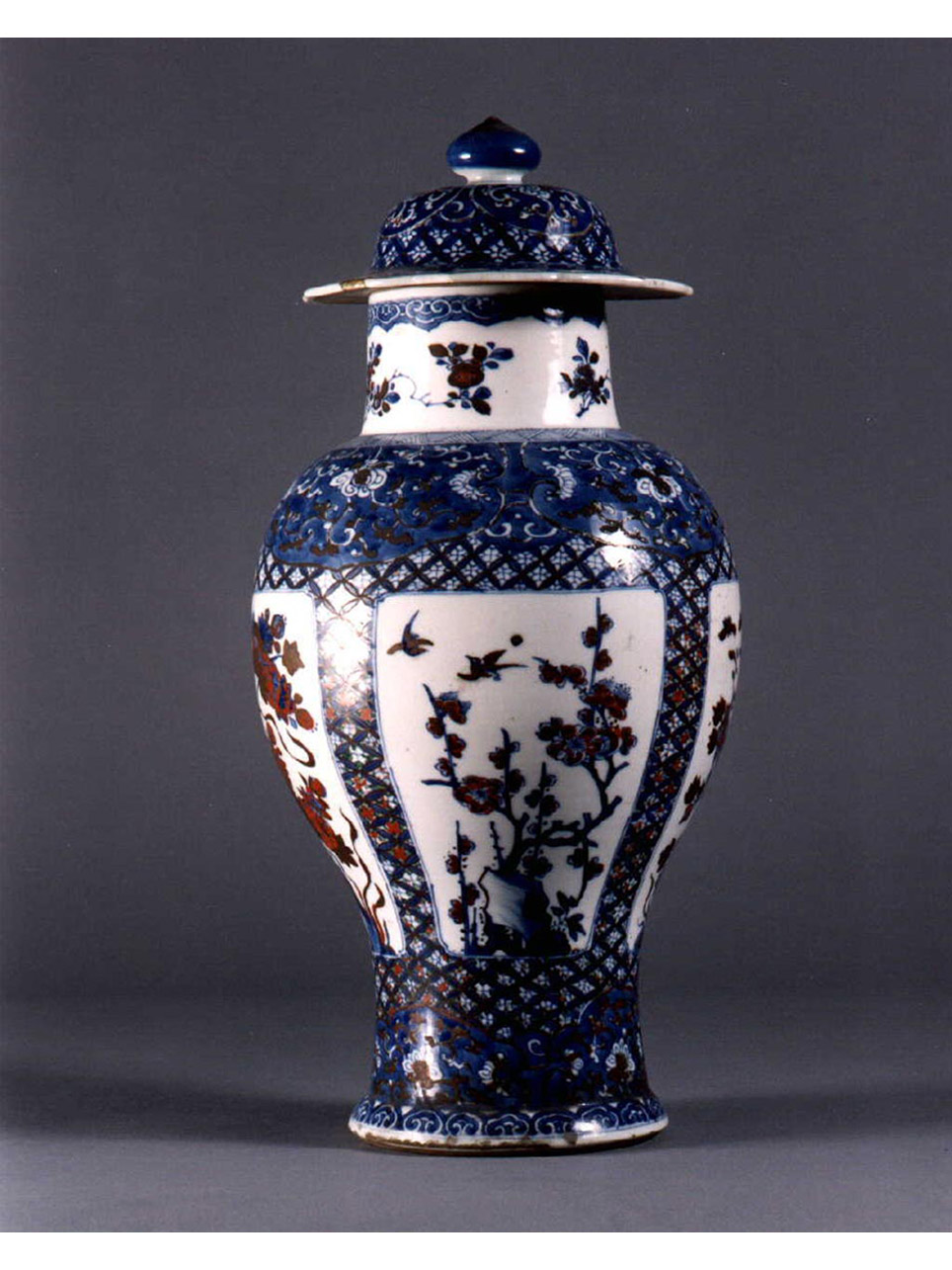 motivi decorativi floreali (vaso) - manifattura cinese (fine/inizio secc. XVIII/ XIX)