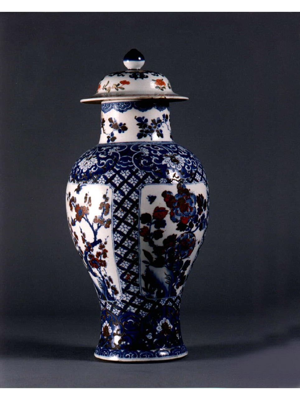 motivi decorativi floreali (vaso) - manifattura cinese (fine/inizio secc. XVIII/ XIX)