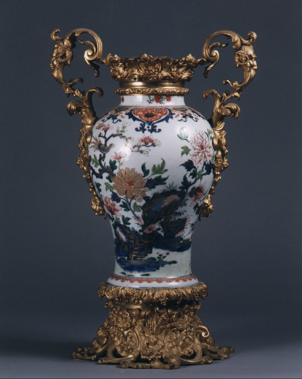 motivi decorativi floreali (vaso) - manifattura francese, manifattura cinese (prima metà sec. XVIII, sec. XIX)