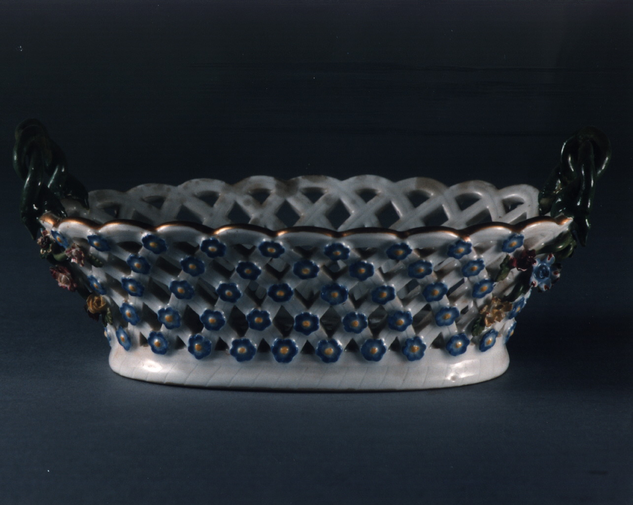 motivi decorativi floreali (cestino) - manifattura di Meissen (secc. XVIII/ XIX)
