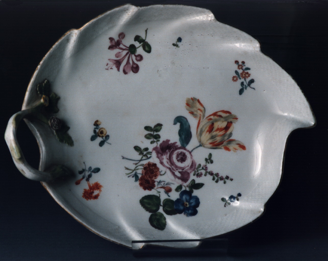 motivi decorativi vegetali (vassoio) - manifattura di Meissen (sec. XVIII)